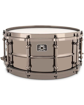 Ludwig Universal Series Black Brass Snare Drum with Black Nickel Die-Cast Hoops 14 x 6.5 in.