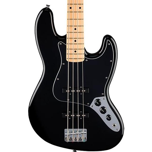 Fender Standard Jazz Bass Maple Fingerboard Black